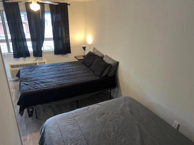 Spruce Pine Inn Екстер'єр фото