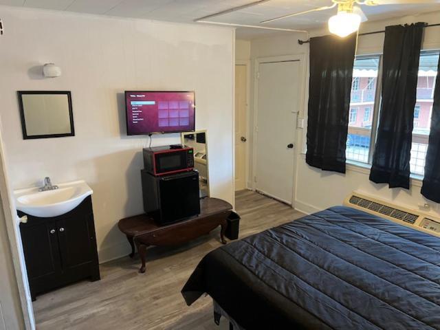 Spruce Pine Inn Екстер'єр фото