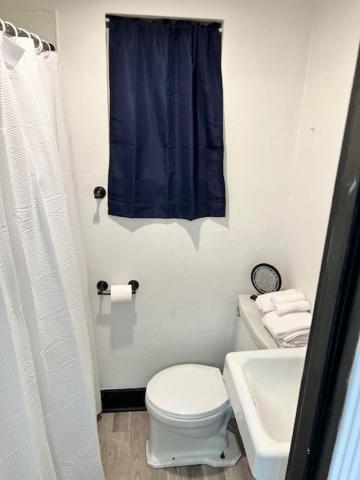 Spruce Pine Inn Екстер'єр фото