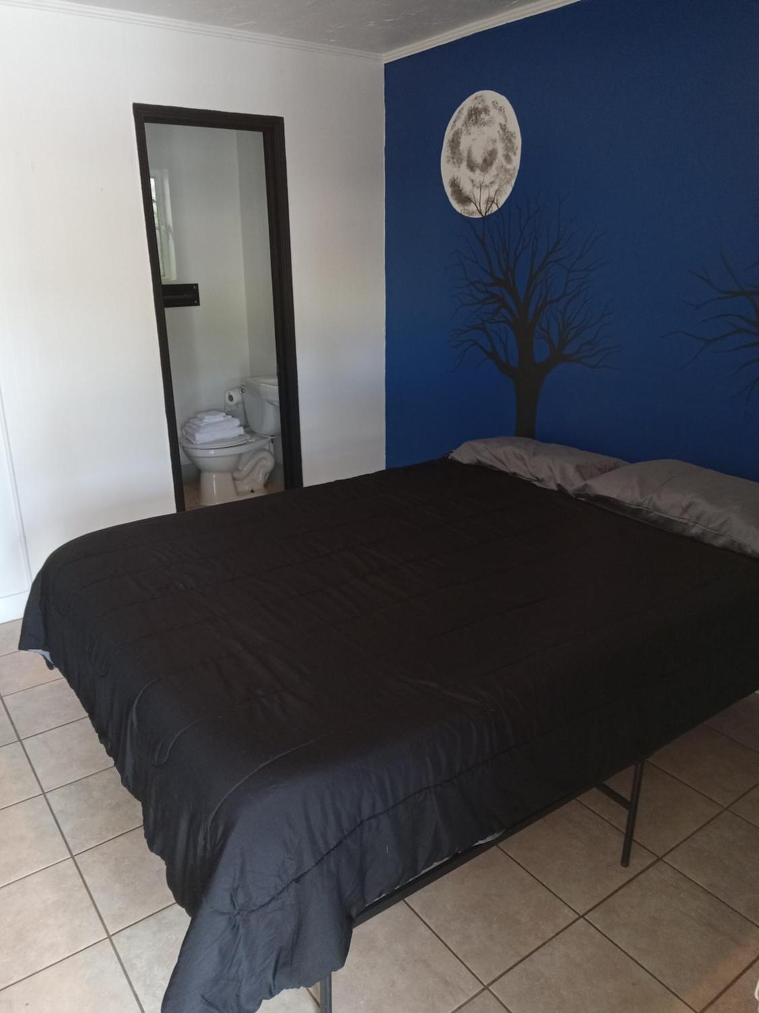 Spruce Pine Inn Екстер'єр фото