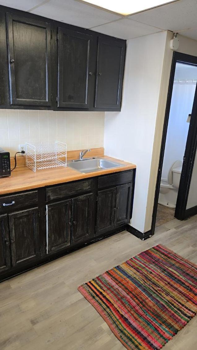 Spruce Pine Inn Екстер'єр фото